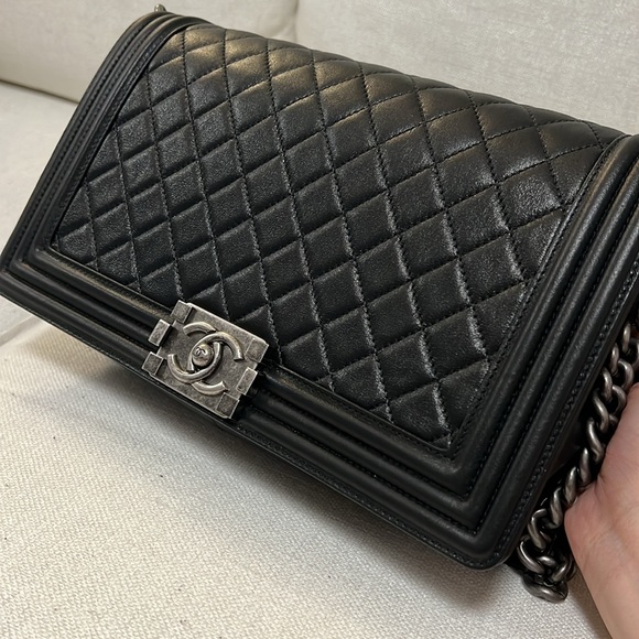 Chanel New Medium Boy Bag - Picture 14 of 15